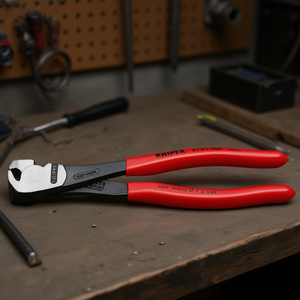 คีมตัดปลายแบบแรงยกสูงของ Knipex ทำจากเหล็กเคลือบอะทราเมนต์สีดำ พร้อมหัวขัดเงาและด้ามจับเคลือบพลาสติก สำหรับการจีบสายไฟ - Product Image 2