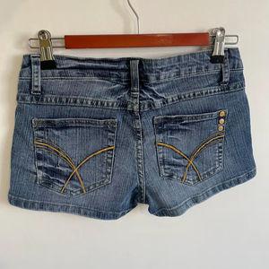 กางเกงยีนส์ขาสั้นทรงวินเทจ - Product Image 1