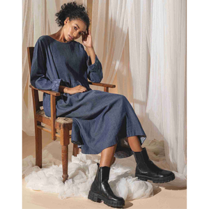 Vestido RAKA de Algodón Tejido a Mano - Azul Denim Casual, Largo hasta la Rodilla, Estampado Floral, Transpirable, Sostenible, Tallas S/M/L, Volantes Caídos, Completo - Product Image 6