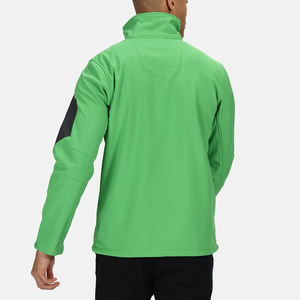Nouvelle arrivée Veste softshell légère pour homme pour l'hiver Tissu respirant avec logo personnalisé en vente - Product Image 2