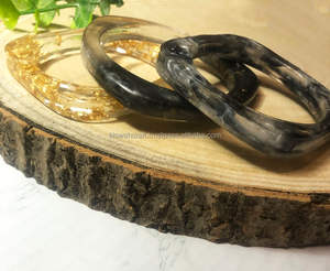 Brazalete de resina epoxi de moda de Venta caliente Diseño estándar Brazalete de tendencia Joyería para todas las ocasiones - Product Image 4