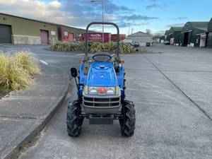 Envío Gratis SIAL TF-173 Tractor Compacto 4x4 de 17 HP, Diésel de 1.0L y 3 Cilindros, 6 Velocidades, Toma de Fuerza 540, Bloqueo de Diferencial y Enganche de 3 Puntos - Product Image 3