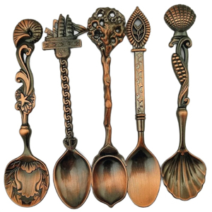 Grado de calidad elegante fabricado a granel en India Metal que sirve chapado en oro con resina mango de extremo afilado cuchara utensilios - Product Image 6
