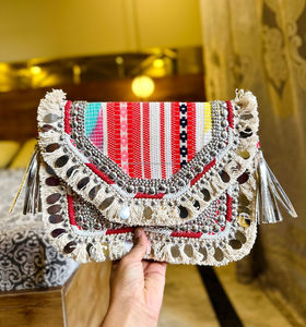 Bolsos de mano Banjara de textiles indígenas, mochilas de monedero bohemio coloridas para manualidades de lujo para niñas, bolsos de noche bordados tribales artísticos - Product Image 2