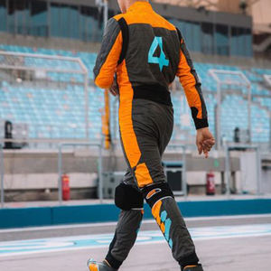 Combinaison de course respirante et à séchage rapide pour karting et moto, de qualité supérieure, imprimée sur mesure avec logo personnalisé pour les compétitions de course - Product Image 2