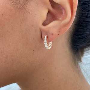 Boucles d'oreilles créoles tendance en or rose 14 carats avec diamants ronds de 0,95 carats cultivés en laboratoire pour femmes, pour mariage ou cadeau - Product Image 2