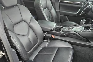 Best Quality New 2017 Cayyennee S Prestige SUV Diesel LED Lights Sunroof Touch Screen Leather Interior Smooth Drive - Product Image 6