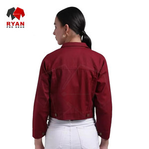 Veste en jean premium pour femme avec une coupe élégante, un tissu durable, une fermeture à boutons et un look décontracté moderne - Product Image 3