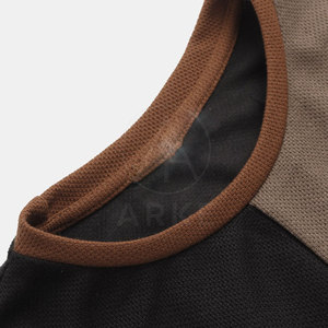 T-shirt pour homme en coton 100% léger et respirant, style 2025, coupe ample, motif uni, prix bas - Fabriqué au Pakistan - Product Image 3