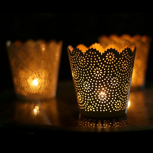 Hot Selling Modern Unique Hallow Design <b>White</b> Metal Lantern Tealight Candle Holder for Wedding - Product Image 2