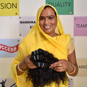 Cheveux indiens bruts faisceaux alignés de cuticules naturelles couleur noire sans enchevêtrement 8-36 pouces extensions de cheveux humains de temple de tissage bouclé - Product Image 4