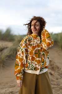 Chaqueta de bombardero bordada a mano Suzani de la mejor calidad, Chaqueta corta elegante clásica, relleno de algodón de la India, venta al por mayor para la temporada de otoño - Product Image 4