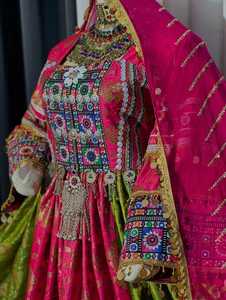 ชุดเดรสอัฟกันของผู้หญิงชุดเดรส kuchi อัฟกานิสถานแนววินเทจทำด้วยมือผู้ผลิตระดับมืออาชีพ - Product Image 4