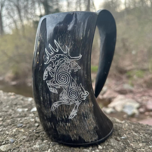 Taza de Cuerno Natural Hecha a Mano, Duradera, con Acabado Pulido, el Mejor Regalo para Bebidas Frías o Calientes, Talla L, Imitación Antigua para el Hogar - Product Image 1