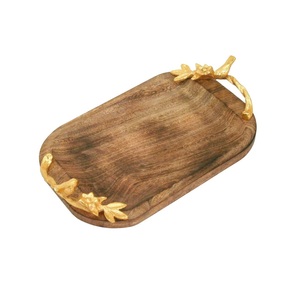 Plateau de service en bois au design unique de taille personnalisée avec poignée en métal Caractéristiques décoratives en acier inoxydable et laiton pour usage domestique - Product Image 4