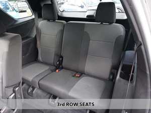 Negro Usado 2024 LT Automático R18 Light AWD Asientos de Tercera Fila Asientos de Tela Sistema de Navegación Asientos Calefactables - Product Image 2