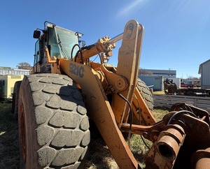 Cargador de ruedas de servicio pesado 2001 para Case 921C con motor Cummins de cubo Pemberton y cilindro hidráulico Eaton para trabajos exigentes - Product Image 1