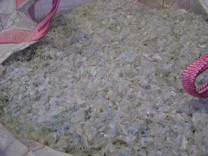 Restos de plástico reciclado lavados en frío de fábrica de botellas para mascotas/Chatarra de plástico para mascotas/restos de plástico reciclado transparente fabricados en Austria - Product Image 2