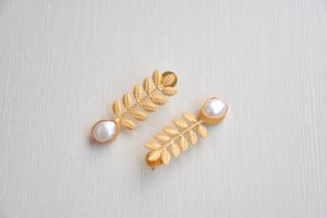 Aros de Latón Chapados en Oro al por Mayor, Cristal Curativo Genuino, Acabado Pulido, Pieza de Moda Chapada en Oro, Premium B2B - Product Image 6