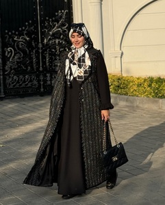 Abaya d'hiver spécialisée de Dubaï, vêtement musulman traditionnel avec travail de cristal, look de mariée, soie anti-rides, occasion de prière - Product Image 2
