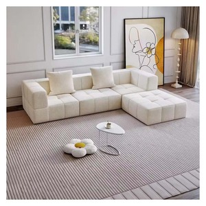 Sofá Seccional de lujo empaquetado al vacío con diseño elegante - Product Image 1