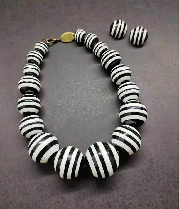 ตามที่แสดง