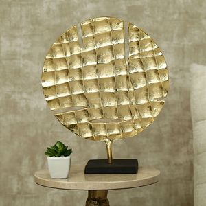 Petite sculpture en métal décorative de table avec des détails fins et une vision artistique contemporaine - Product Image 5