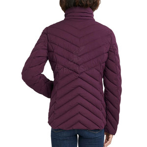 Veste matelassée à la mode pour les journées froides avec un matériau léger et chaud Veste matelassée de qualité supérieure avec col haut et design coupe-vent - Product Image 6