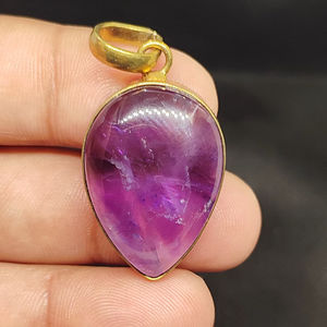 Pendentif en laiton fait main avec pierre précieuse cabochon en améthyste naturelle, pendentif en améthyste bleue - Product Image 1