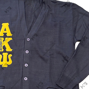 Cardigan en tricot acrylique noir pour femmes, col en V, avec broderie sur le devant, personnalisé pour les sororités et fraternités Alpha AKP Psi. - Product Image 5