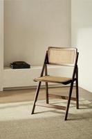 Chaise en bois à dossier haut de fabrication fiable pour salle à manger, confort offrant un bon soutien et un design élégant pour les repas en famille