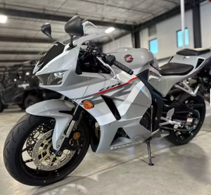 Moto sportive CBR600RR 2025 avec garantie, prête à être expédiée - Product Image 4