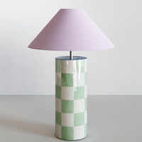 Lámpara de Mesa LED al por Mayor, Color Verde Salvia, Decoración del Hogar, Base de Lámpara Lacada, Diseño OEM, Embalaje Personalizado, Dormitorio Mediterráneo, HNH Vietnam