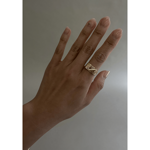 Bague de fiançailles vintage pour homme en or 18 carats avec grappe d'émeraudes et de diamants à sangle diagonale, en or 10 carats et platine, certifiée IGI, bijoux fins - Product Image 2