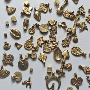 Impressionnant fait à la main en métal laiton plaqué or pendentif mélange forme 10To15mm pour bijoux de mode avec composants de prix de gros - Product Image 1