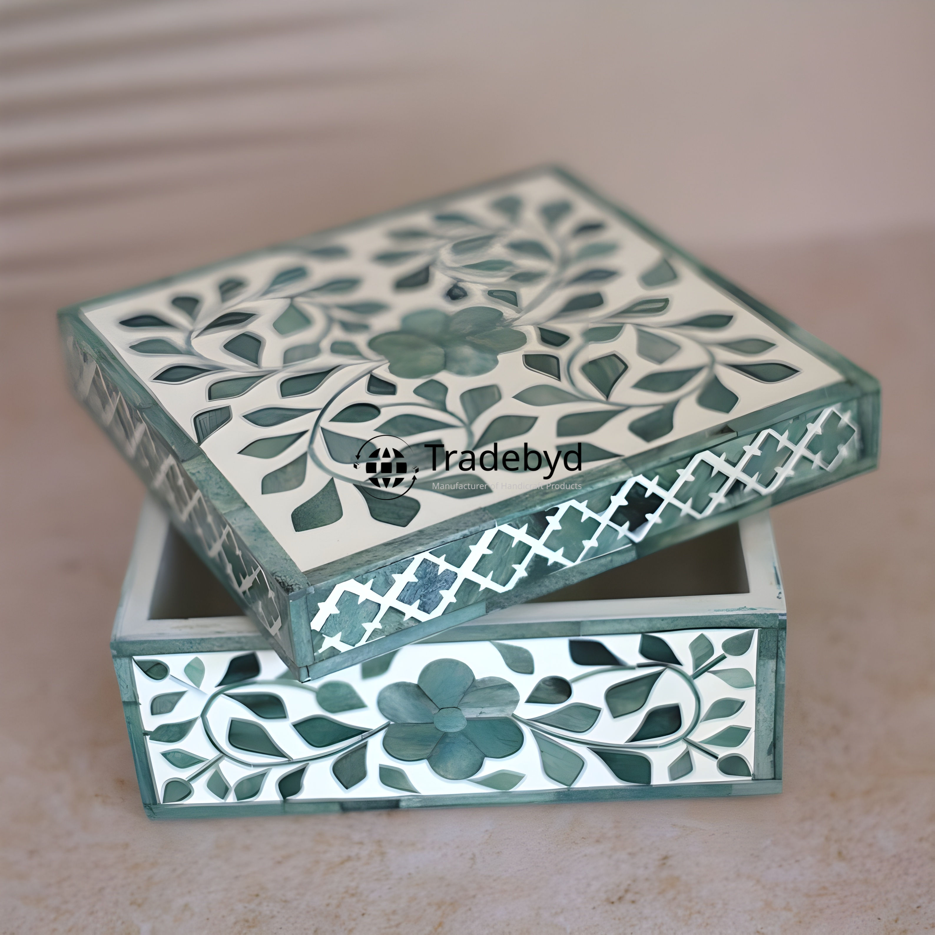 Available in different Colors