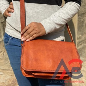 กระเป๋าสะพายไหล่หนังแพะทำด้วยมือหนังแท้สำหรับผู้ชายและผู้หญิง, กระเป๋าหนังแพะทำมือความจุขนาดใหญ่ - Product Image 1