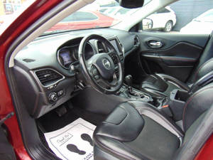 Voiture d'occasion abordable Jeep Cherokee Trailhawk 2019 conduite à gauche - Product Image 2