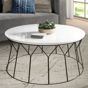 Table basse élégante en métal avec cadre contrastant et finitions supérieures offrant un intérêt visuel dynamique à tout espace de vie - Product Image 1