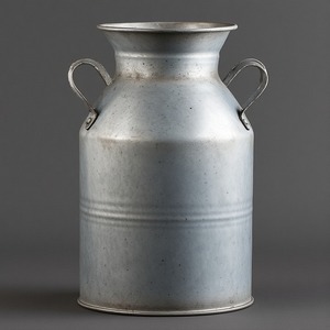 Bidon de lait galvanisé décoratif rustique avec finition classique parfait pour les cafés et les intérieurs de jardin de ferme en plein air - Product Image 4