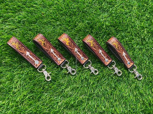 ห่วงโซ่กุญแจหนังสลักลายดอกไม้สำหรับผู้ชายพวงกุญแจหนังลายดอกไม้สลักลายนูนอุปกรณ์เสริมพวงกุญแจน่ารักสำหรับผู้ชาย - Product Image 5