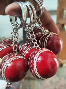 พวงกุญแจลูกบอลคริกเก็ตขนาดเล็กสำหรับรถยนต์และกุญแจบ้านพวงกุญแจอุปกรณ์เล่นคริกเก็ตส่วนตัวสำหรับเป็นของขวัญ - Product Image 6