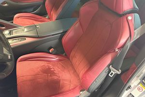 Lexus LC 500 2018 Usado, 31300 Millas, Motor V8 de 5.0 Litros, Equipamiento Completo, Interior Rojo Rioja - Product Image 5