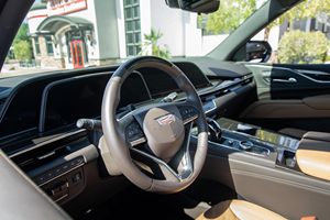 Cadillac Escalade 2023 USADO EN PERFECTAS CONDICIONES, 4WD Sport Diesel R20, Volante a la Izquierda, Motor V8 de 6.2 Litros, Automático, Equipamiento de Alta Gama, Bajo Kilometraje, Asientos de Cuero - Product Image 6