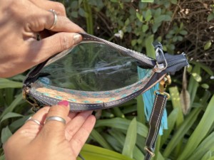 Bolso Transparente con Flecos de Diseño, Bolso de Cuero Tallado a Mano con Estilo, Color Turquesa con Diseño de Girasol para Mujer - Product Image 6