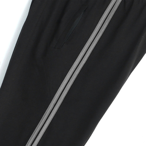 Pantalones Deportivos Negros Personalizados para Hombre con Rayas Laterales, Cintura Elástica con Cordón, Joggers Casuales de Tejido de Punto Medio - Product Image 6