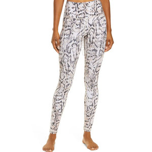 Meilleure vente Legging pour femme vêtements d'entraînement Legging pour femme Legging de yoga avec taille élastique et impression par sublimation pour femme - Product Image 2