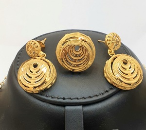 ชุดเครื่องประดับทองเหลืองชุบทอง 24K ลายฉลุรูปไข่ สร้อยคอแบบหลายชั้นและต่างหู สำหรับงานแต่งงาน ของขวัญสำหรับงานปาร์ตี้ - Product Image 2