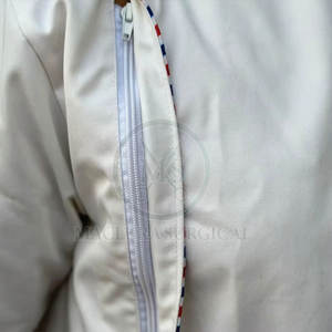 Camisa Profesional de Barbero con Botones a Presión, Material Duradero y Ecológico de Algodón/Poliéster, Bolsillos para Uso en Salón de Belleza - Product Image 4