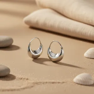 Boucles d'oreilles créoles modernes en argent pour un usage quotidien - Product Image 1